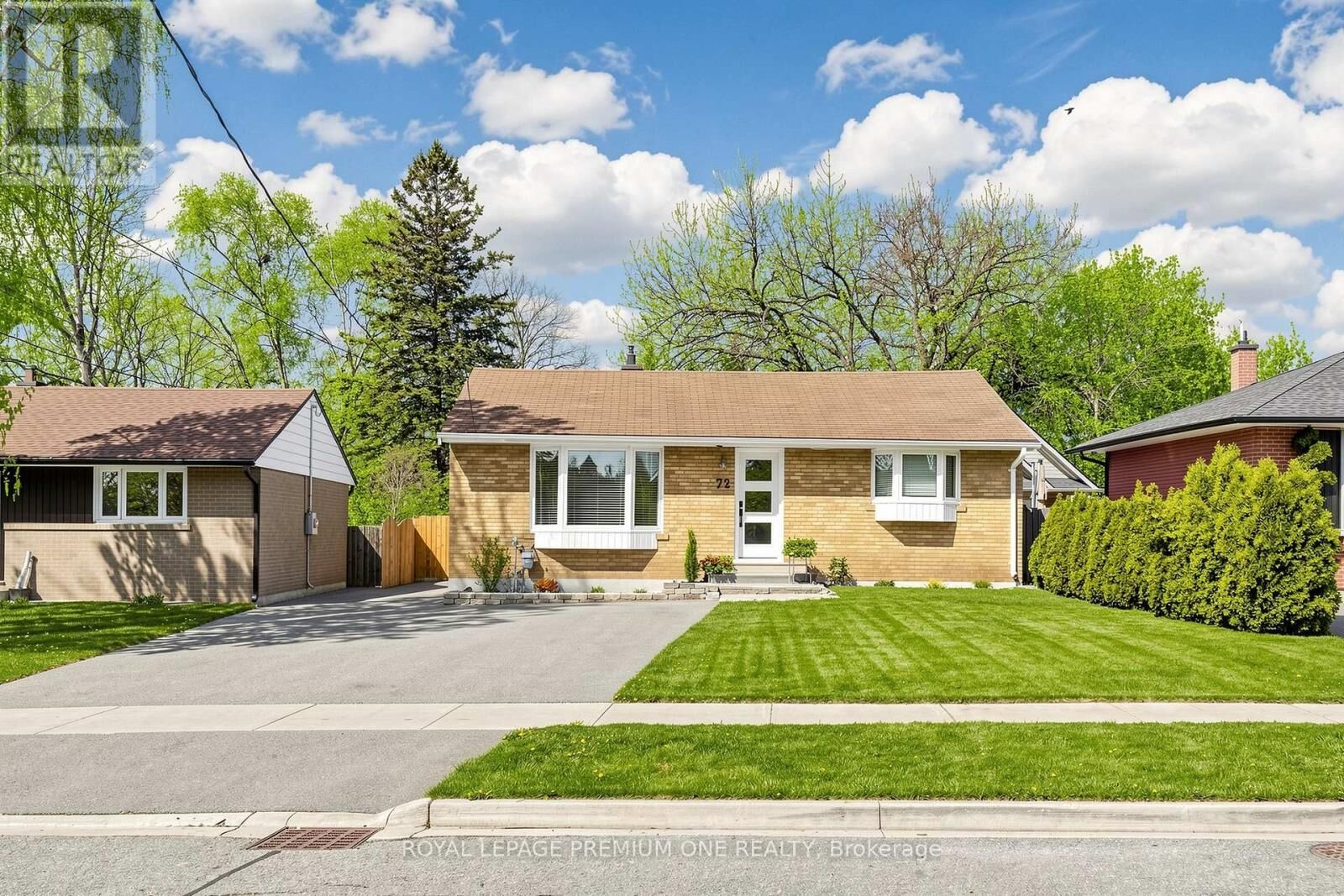 Property Photo:  72 Thornton Avenue  ON L3Z 1N4 