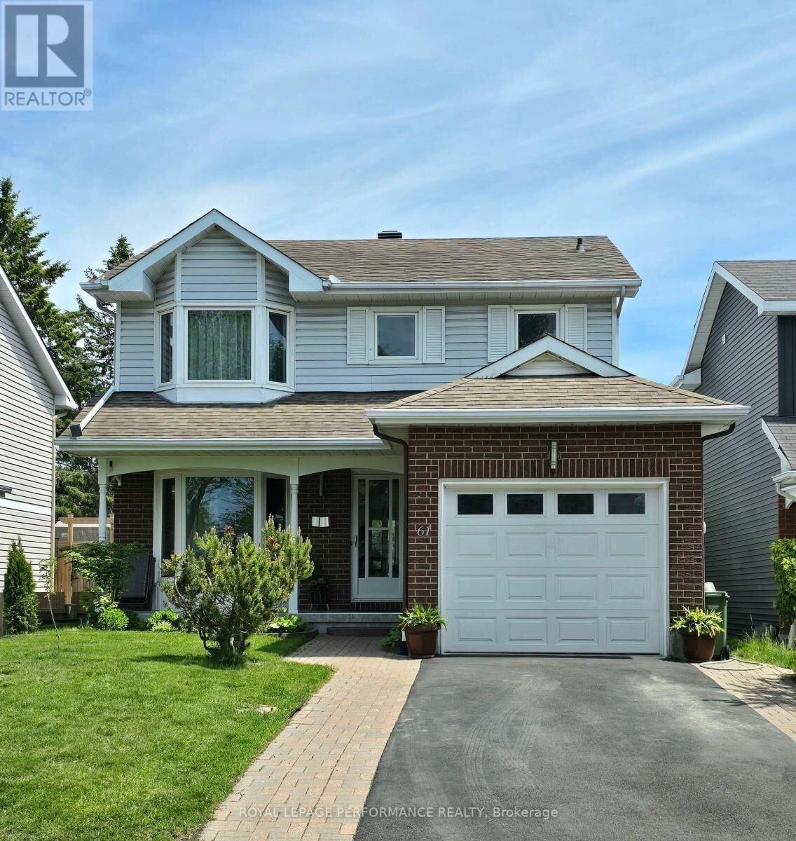 Property Photo:  61 Hawley Crescent  ON K2M 1T4 