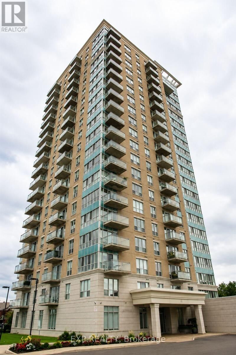 Property Photo:  90 Landry Street 204  ON K1L 0A9 