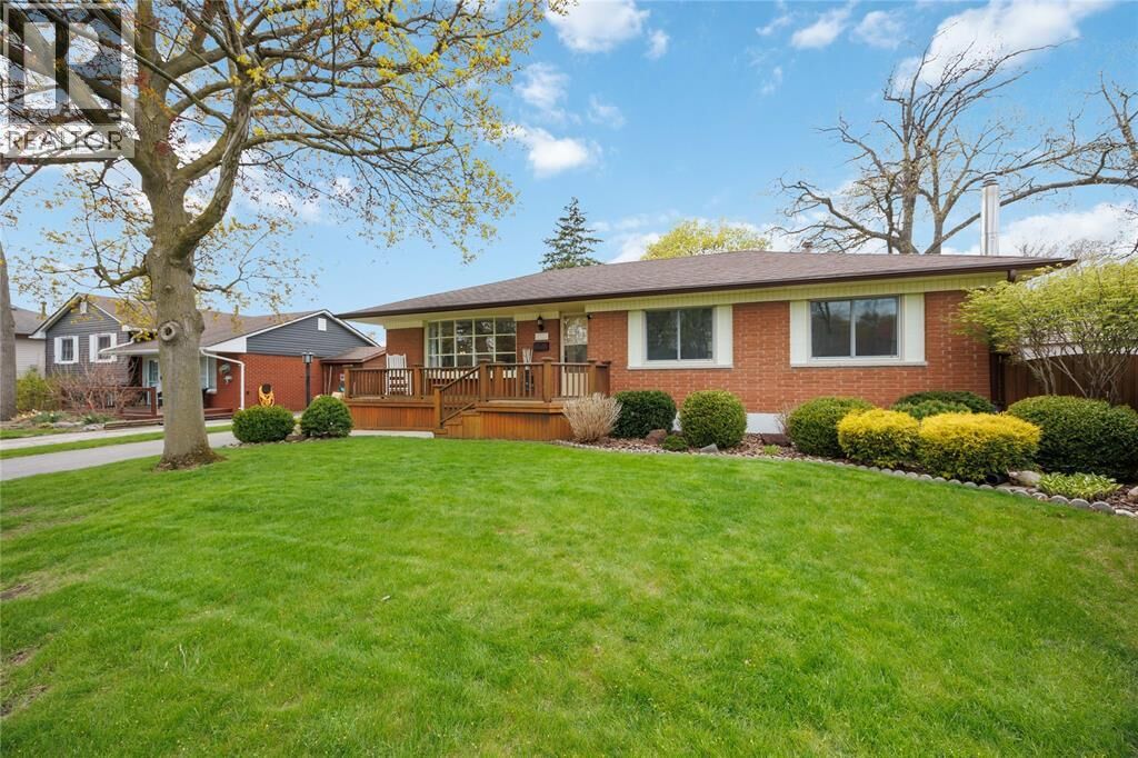 Property Photo:  1183 Marquette Court  ON N7V 3X9 