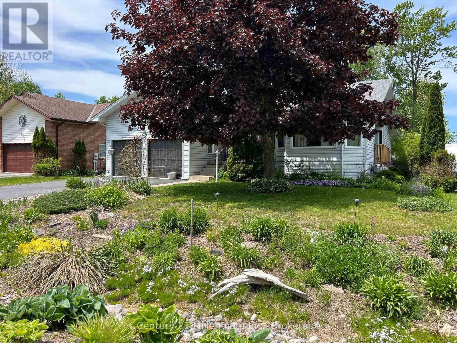 Property Photo:  6 Royal Beech Drive  ON L9Z 1H1 
