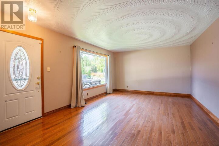 Property Photo:  263 Anna St  ON P6B 3S9 