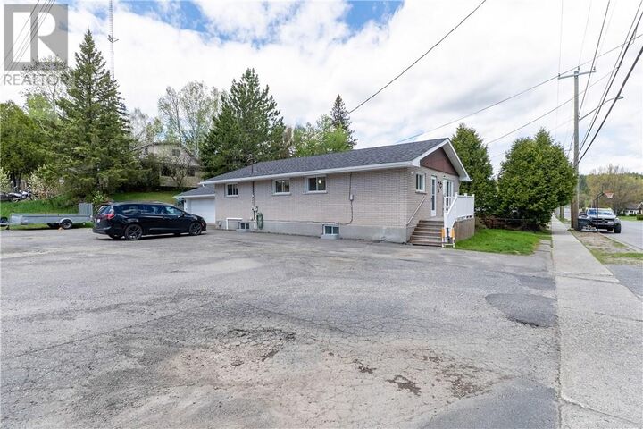 Property Photo:  32 Edward Avenue  ON  