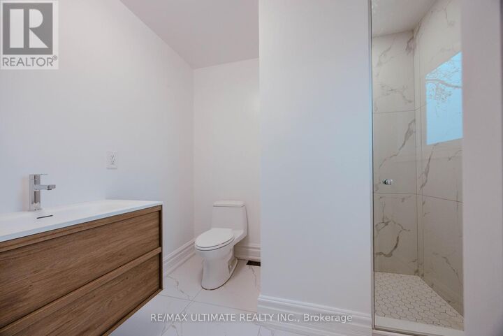 Property Photo:  83 Burr Avenue Upper1  ON M6L 1V3 