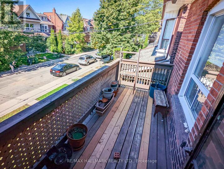 Property Photo:  371 St Clarens Avenue 2nd Floor  ON M6H 3W2 
