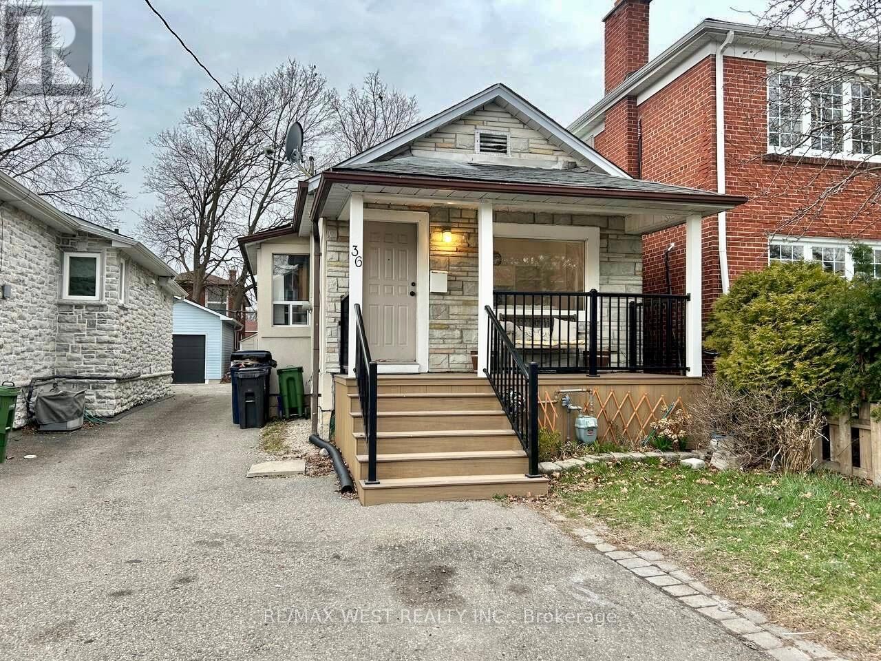 Property Photo:  36 Fourteenth Street  ON M8V 3H9 