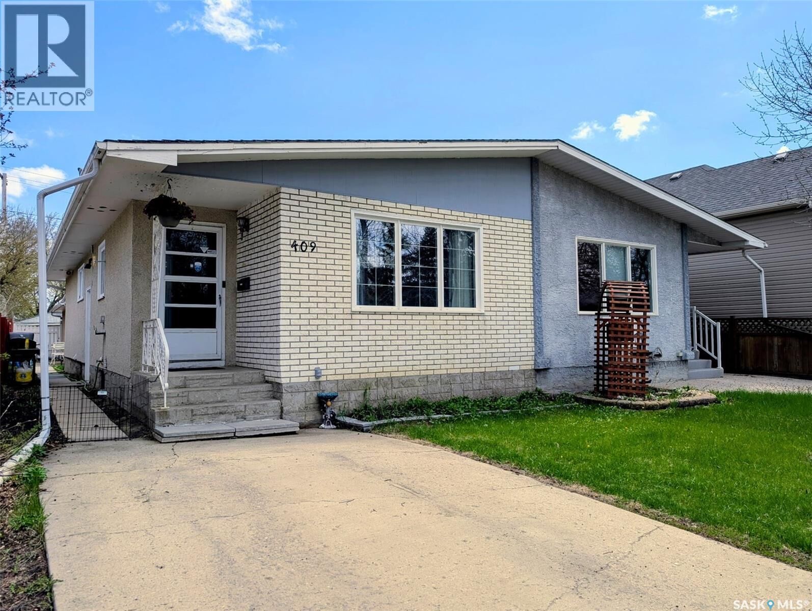 Property Photo:  409 Cornwall Street  SK S4R 2G9 