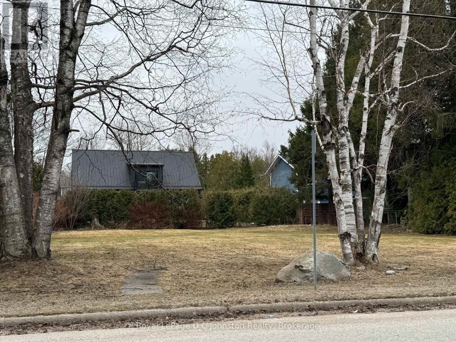 Property Photo:  160 Huron Street South  ON N0H 2L0 