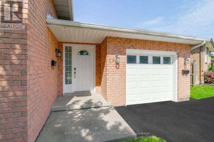 Property Photo:  19 Lorraine Drive  ON N1R 6N9 