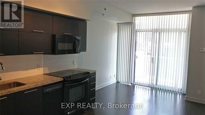 Property Photo:  21 Nelson Street 823  ON M5V 3H9 