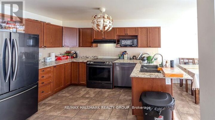 Property Photo:  39 Chesapeake Crescent  ON K2J 0L5 