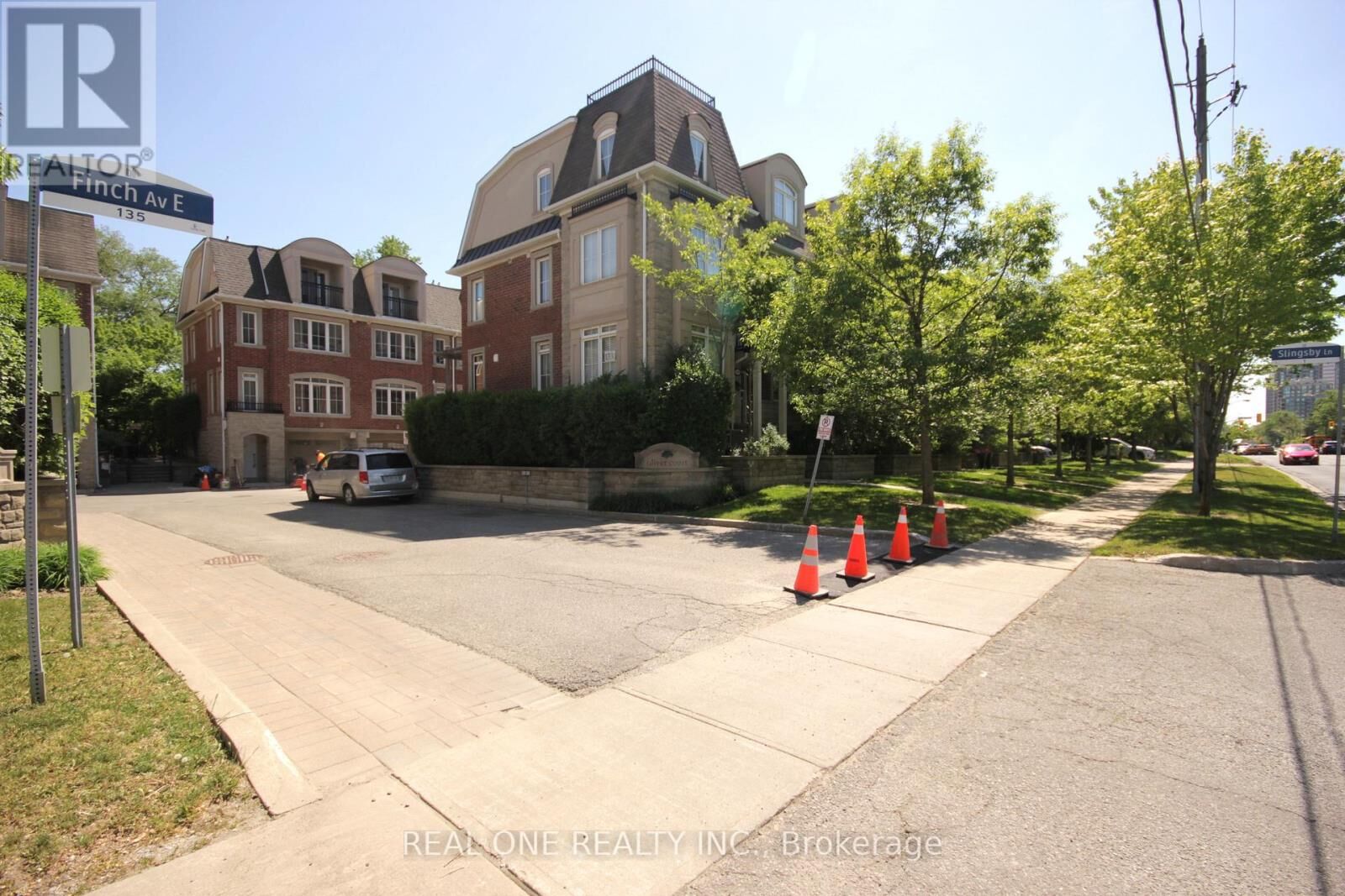 Property Photo:  7 Slingsby Lane  ON M2N 0H7 