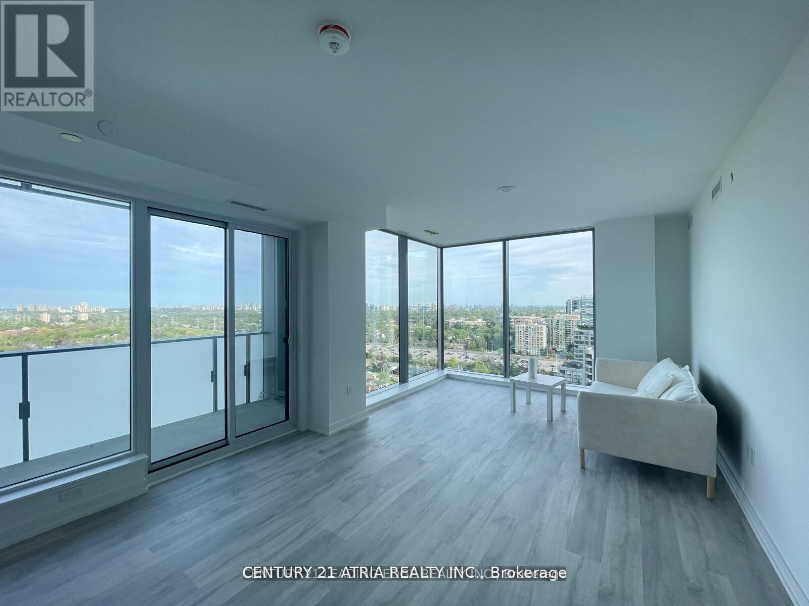 Property Photo:  8 Olympic Garden Drive 2703  ON M2M 0B9 
