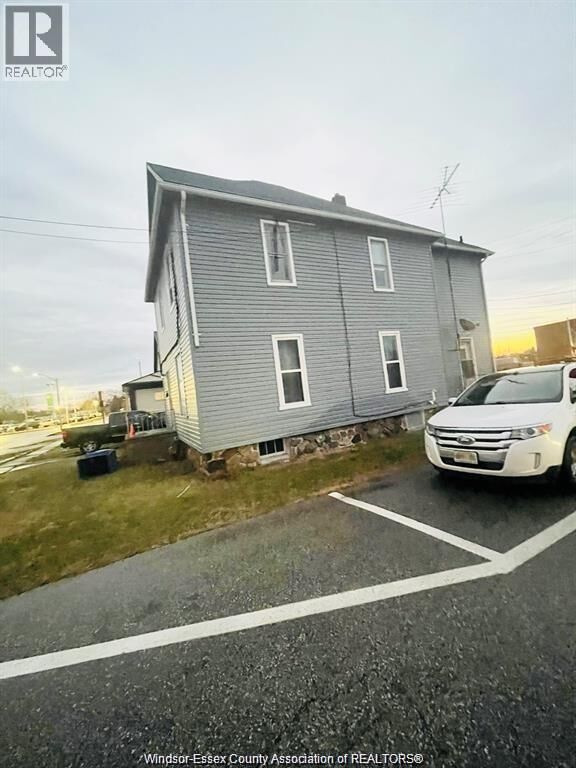 Property Photo:  4 Hazelton Street  ON N8H 1B6 