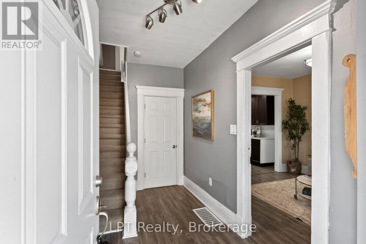 Photo de la propriété: 273 Bethune Street ON K9J 3L5