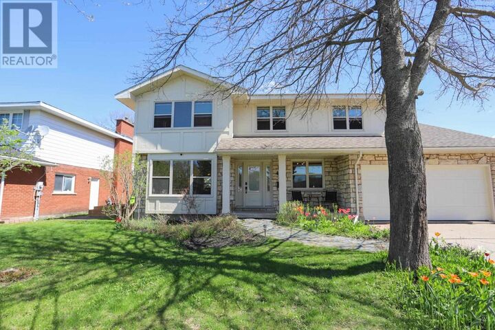 Property Photo:  44 Woodhurst Dr  ON P6C 5Y9 