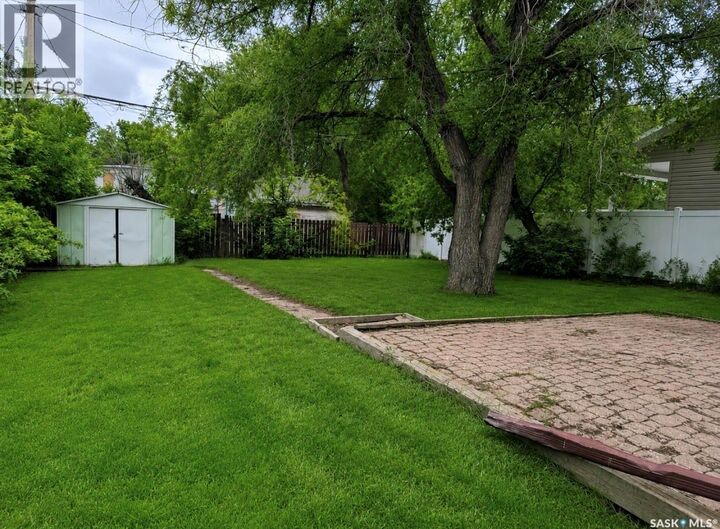 Property Photo:  307 5th Avenue W  SK S0H 0B0 