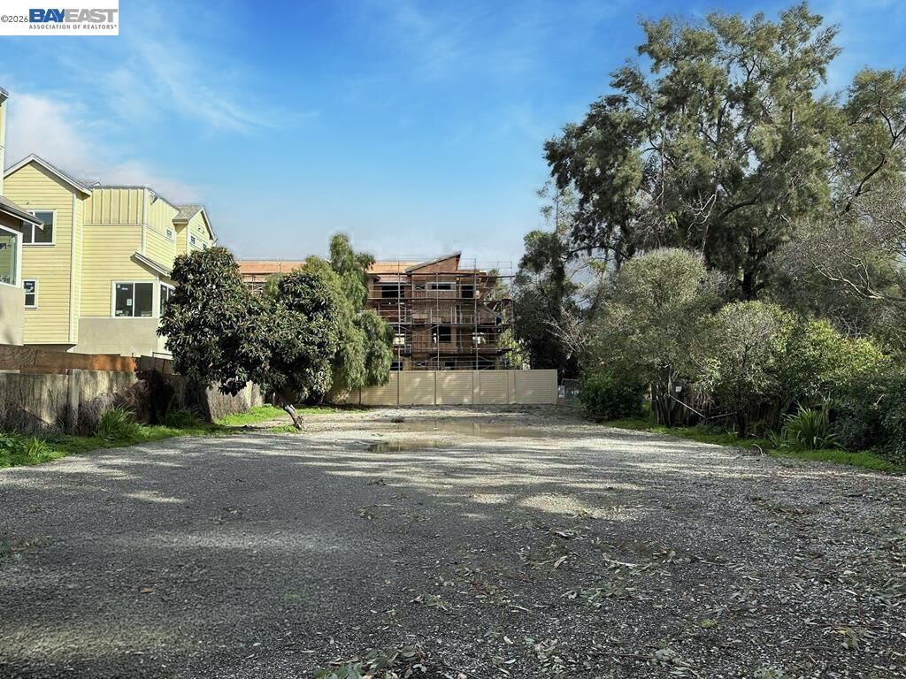 Property Photo:  41426 Roberts Ave  CA 94538 