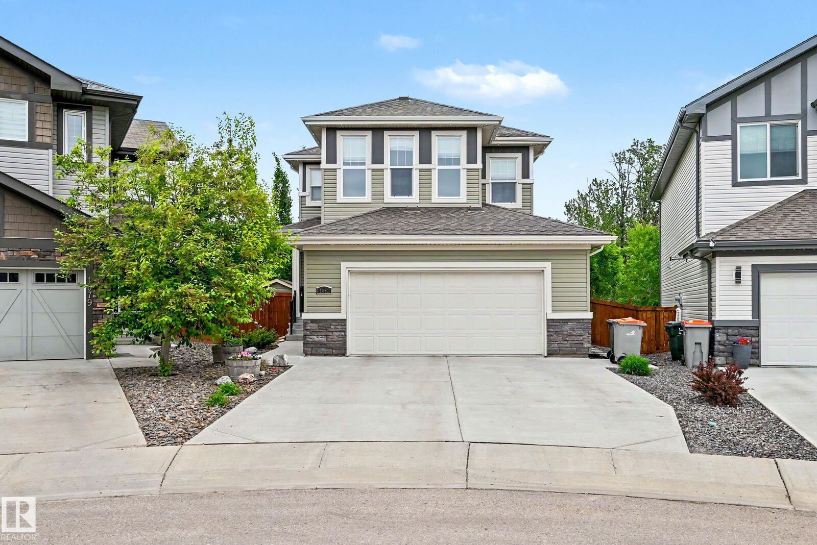 Property Photo:  1081 South Creek Wynd  AB T7Z 0L9 