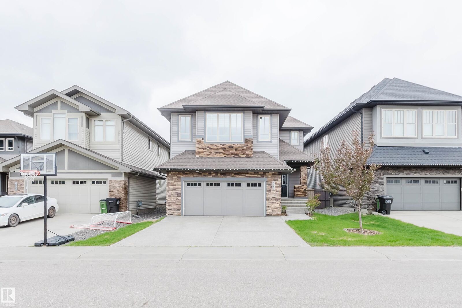 Property Photo:  1957 Ainslie Link SW  AB T6W 2L9 