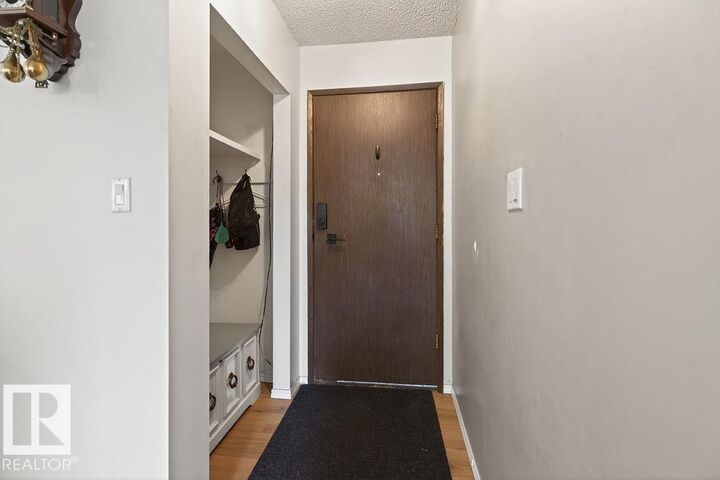 Property Photo:  123 Grandin Drive  AB T8R 1H5 