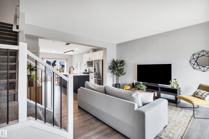 Property Photo:  2495 Kelly Circle Circle SW  AB T6W 4K2 