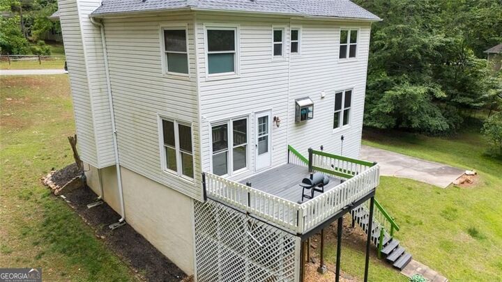Property Photo:  105 Stafford Court  GA 30215 