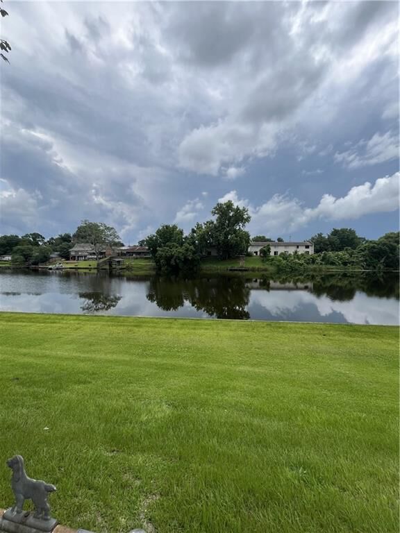 Property Photo:  813 Parkway Drive  LA 71457 