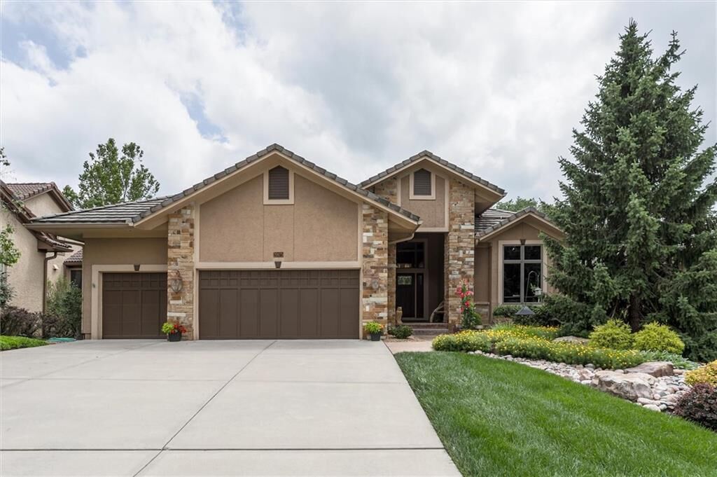 Property Photo:  26675 W 100th Place  KS 66061 