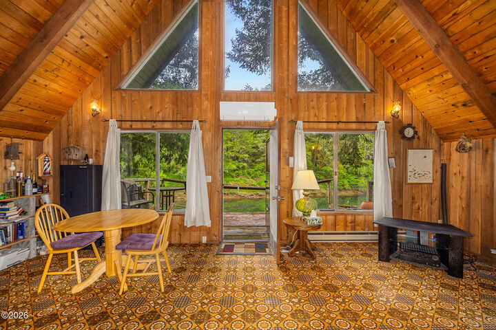 Property Photo:  1844 Little Switzerland Road  OR 97390 