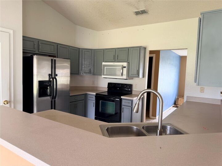 Property Photo:  1713 Minnow Court  FL 34759 