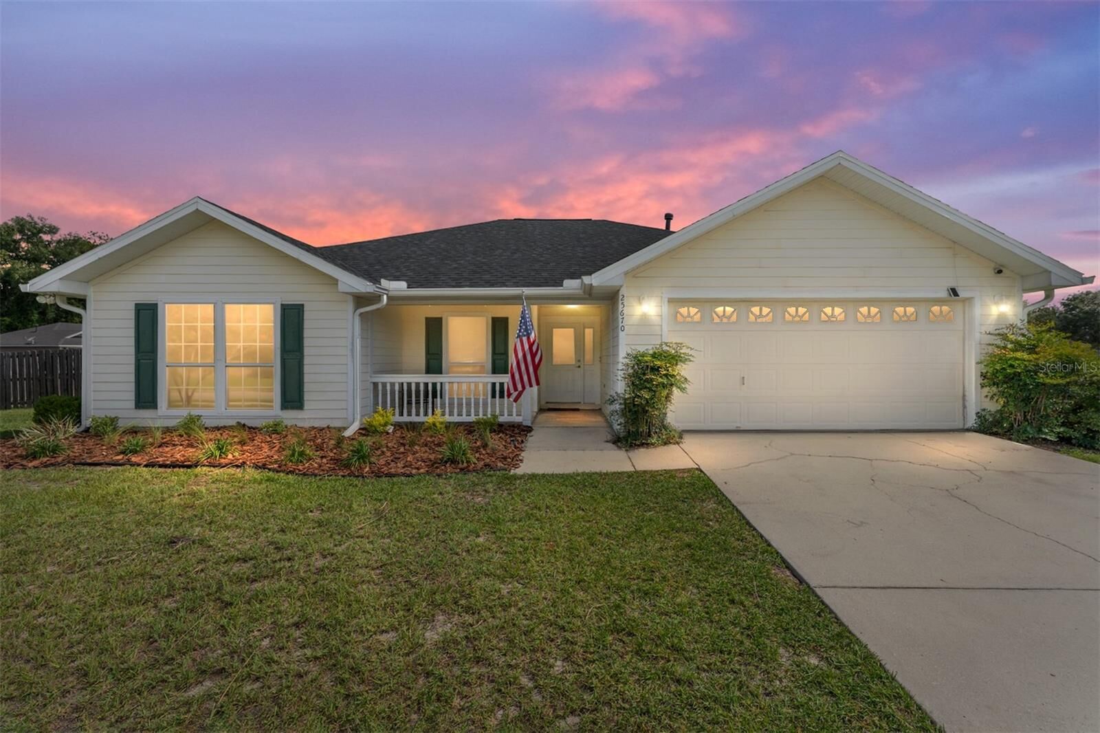 Property Photo:  25670 NW 9th Road  FL 32669 