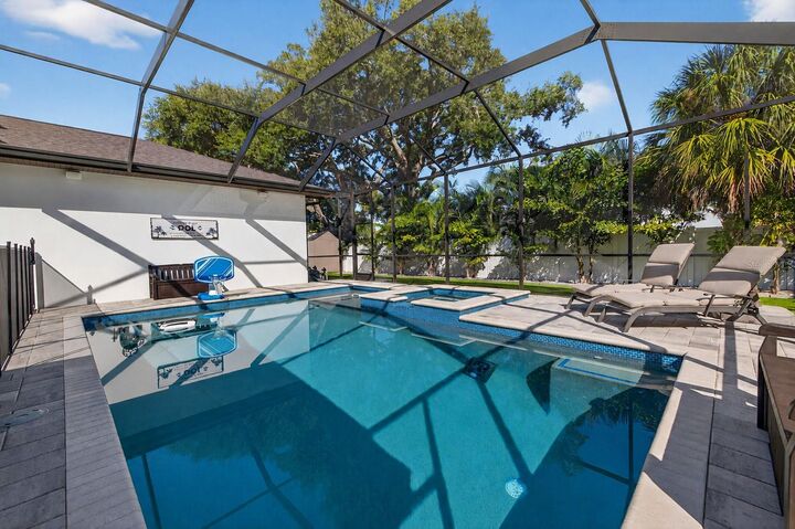 Property Photo:  4015 W Zelar Street  FL 33629 