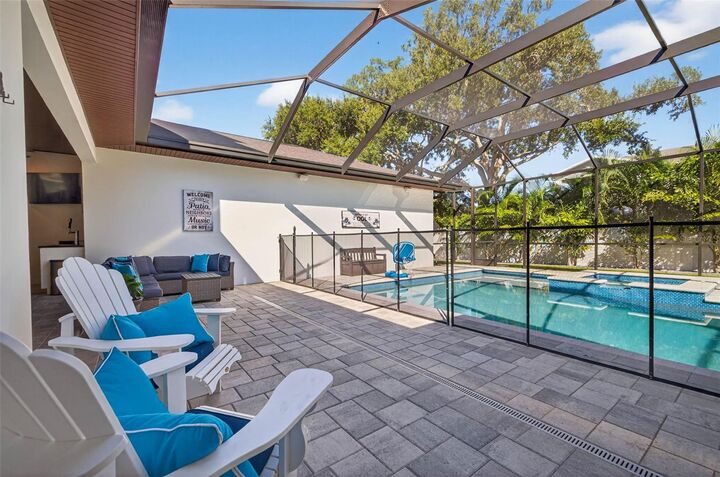 Property Photo: 4015 W Zelar Street FL 33629