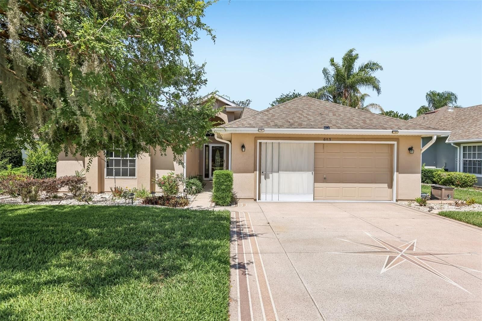 Property Photo:  623 Juniper Way  FL 32778 