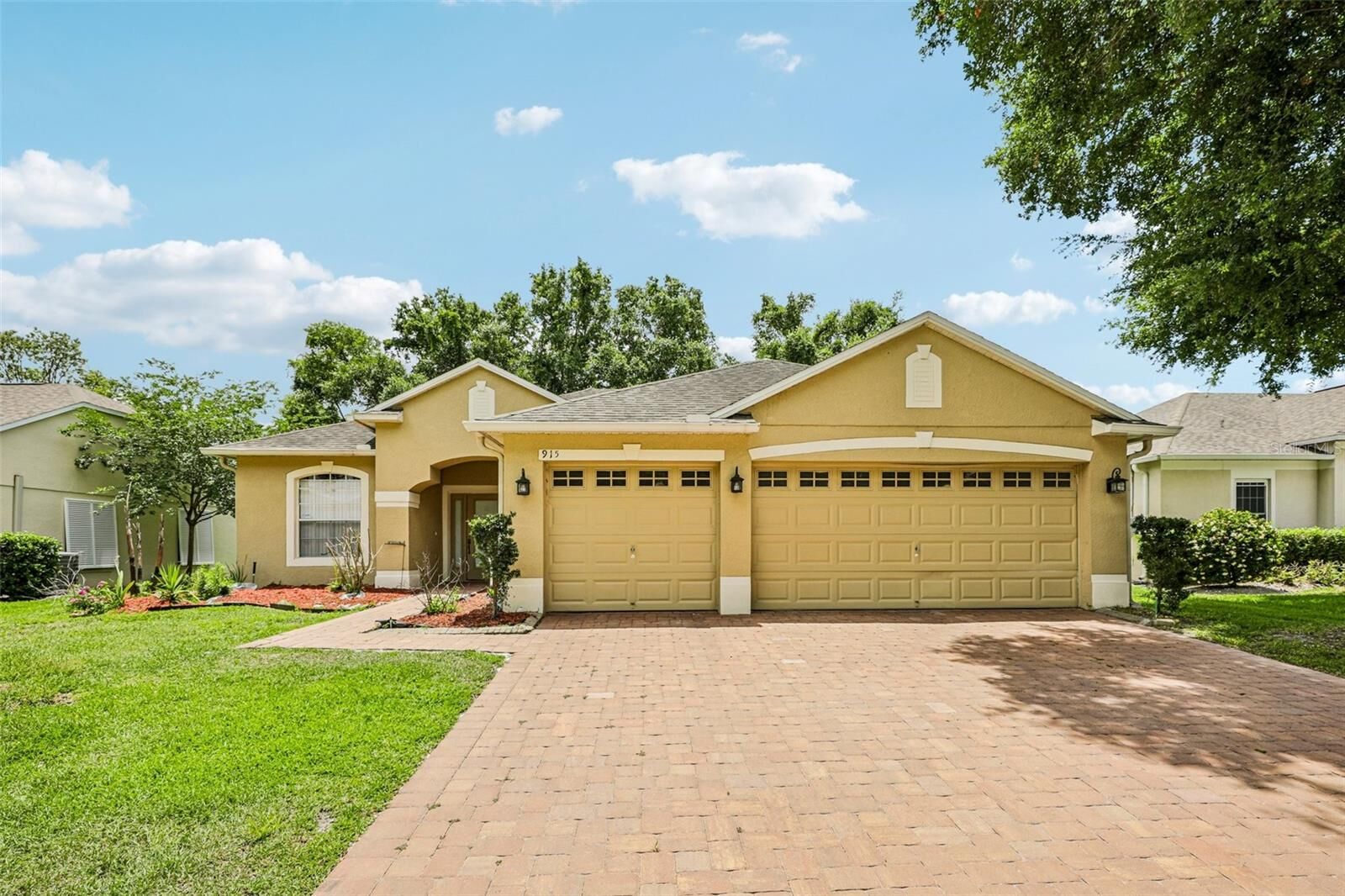 Property Photo:  915 Moonluster Drive  FL 32707 