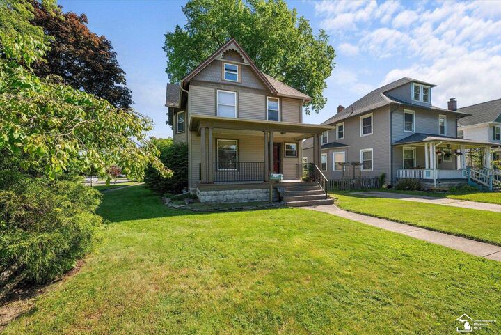 Property Photo: 303 E 6th Street MI 48161-1303