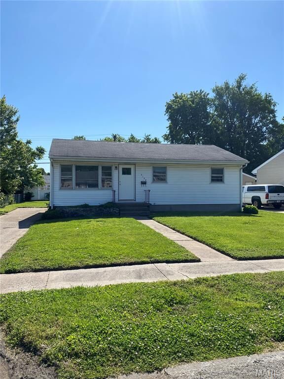 Property Photo:  3128 Aubrey Avenue  IL 62040 