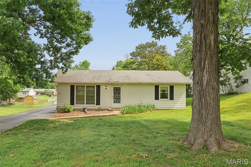 Property Photo:  118 Wallach Drive  MO 63026 