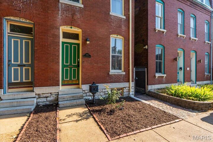 Property Photo:  1323 Shenandoah Avenue  MO 63104 