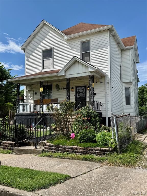 Property Photo:  812 Market Avenue  IL 62201 