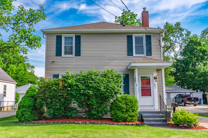 Property Photo:  447 W Territorial Road W  MI 49015 