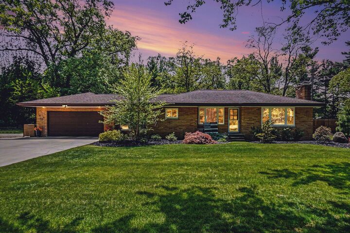 Property Photo: 5525 Dowling Street MI 49437