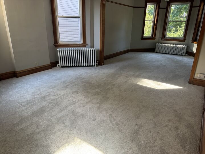 Property Photo:  2005 W Greenleaf Avenue 2  IL 60645 