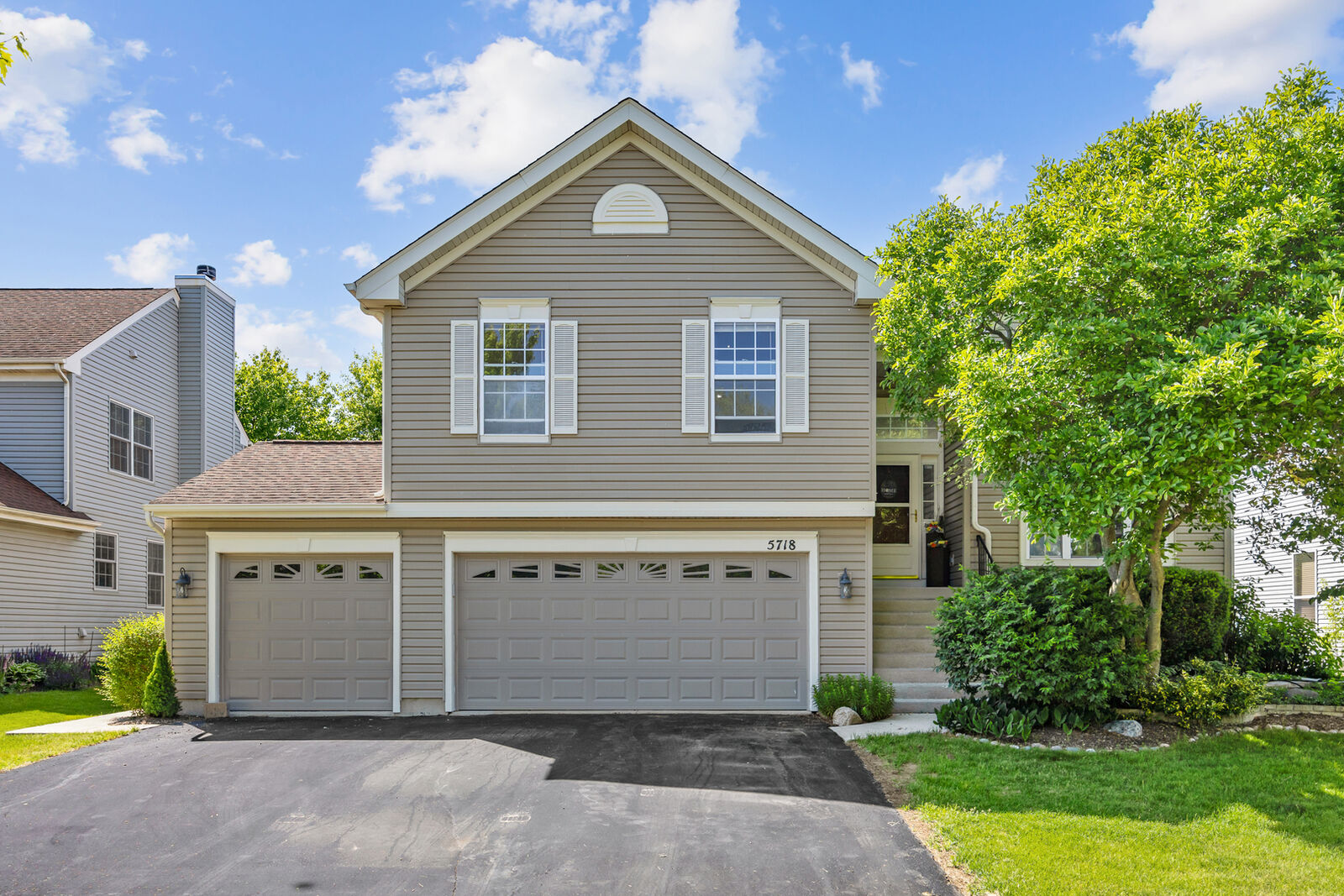 Property Photo:  5718 Breezeland Road  IL 60110 