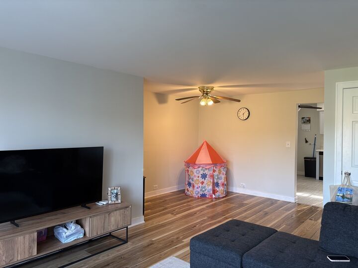 Property Photo: 9439 Bay Colony Drive 3N IL 60016