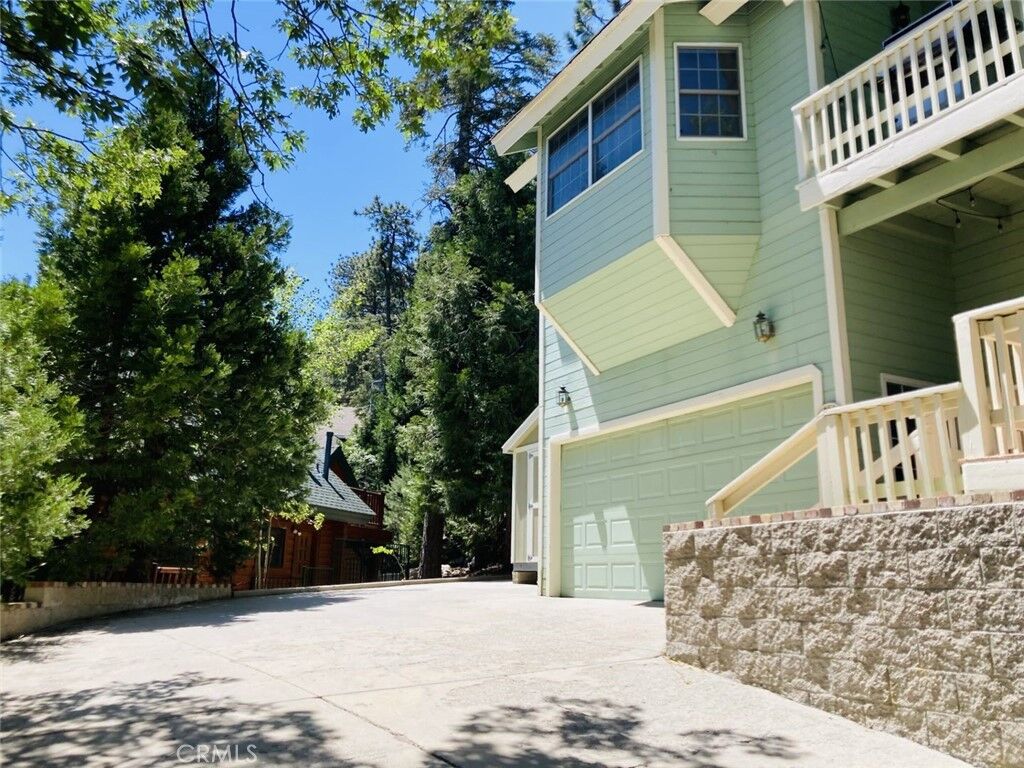 Property Photo: 264 Fairway CA 92352