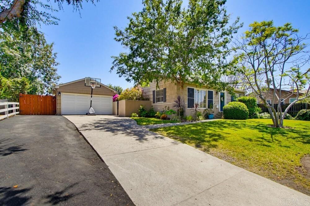 Property Photo:  8917 Lemon Avenue  CA 91941 