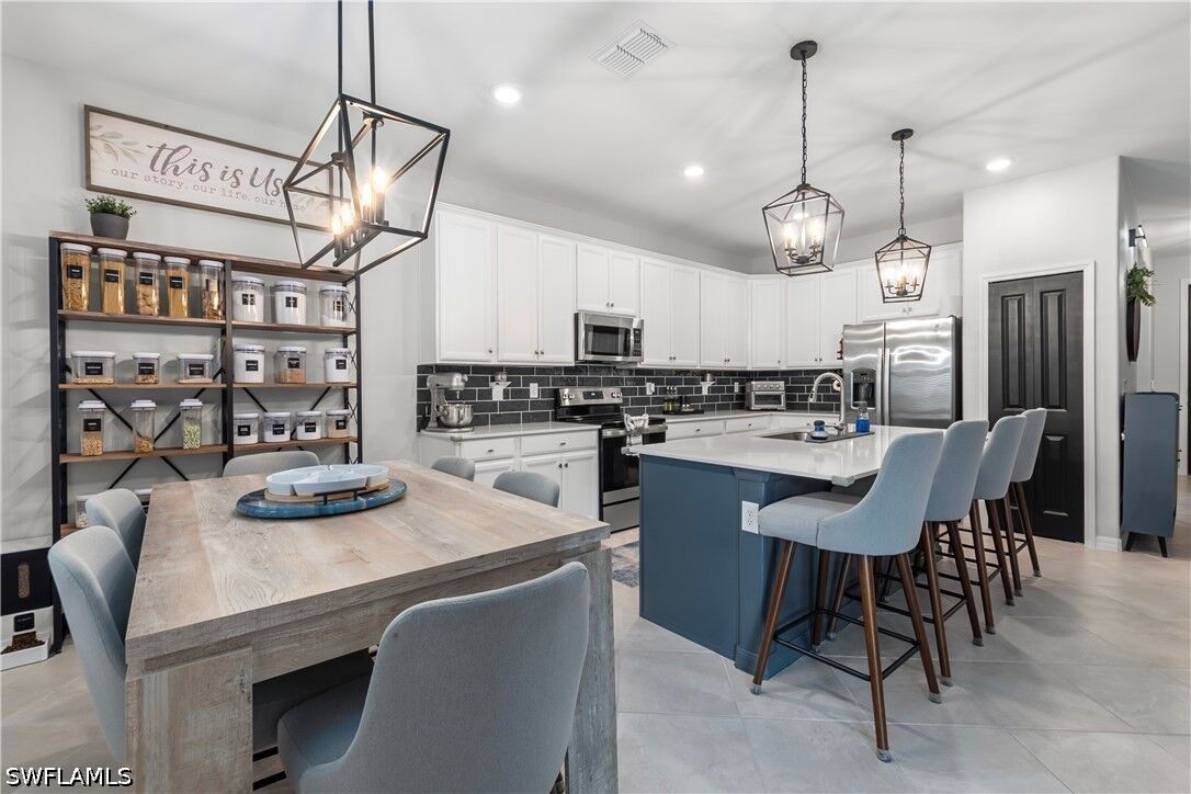 Property Photo:  2639 Scarlet Way  FL 34120 