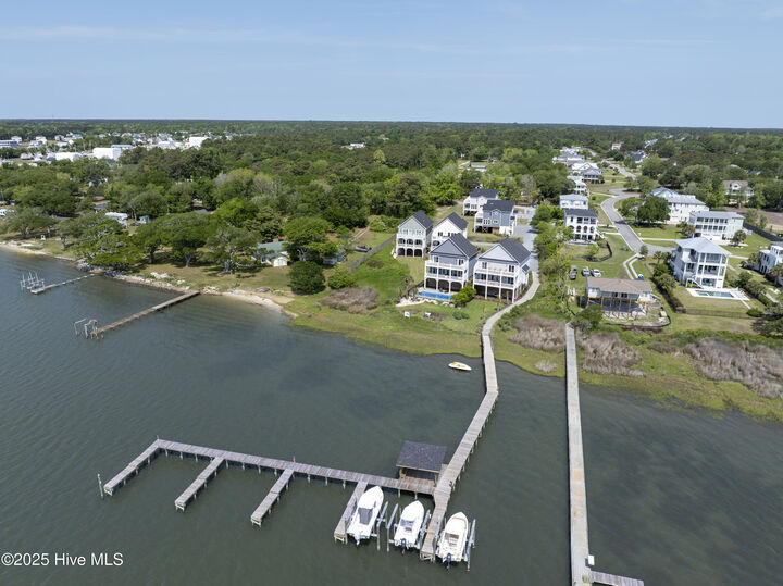 Property Photo:  64 Pier View Court  NC 28443 